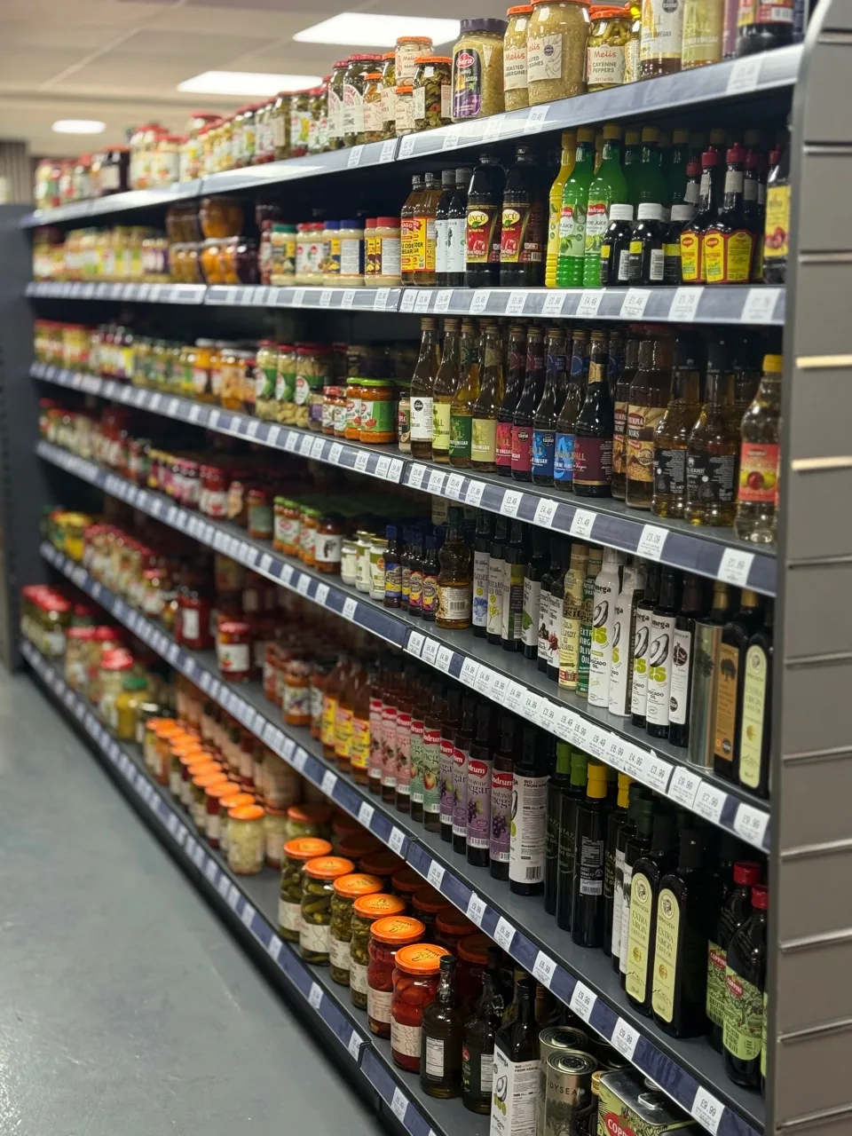 Mediterranean oils, vinegars and condiments