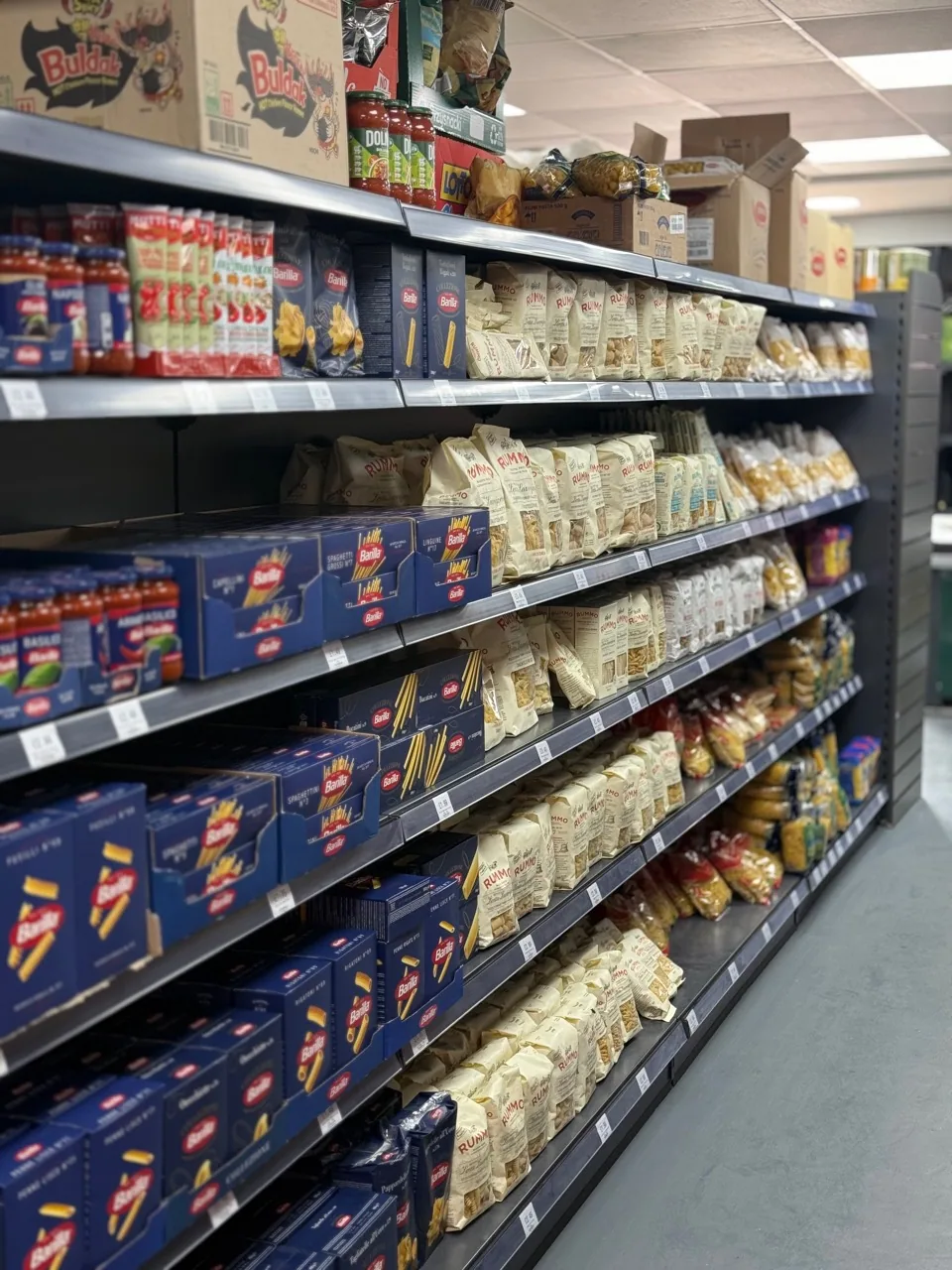 Italian pasta brands on the Day View shelves