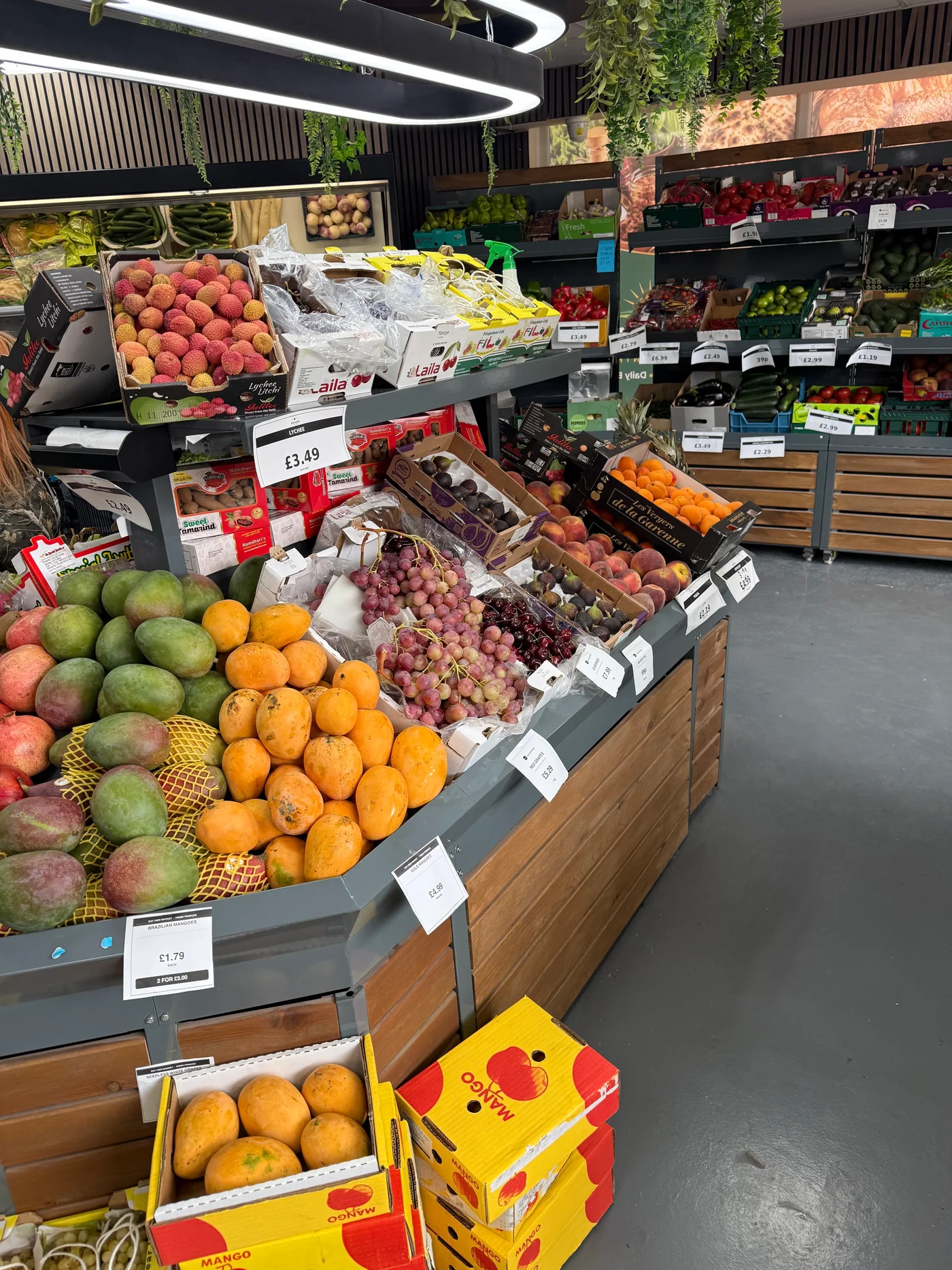 Mangoes, lychees, grapes and seasonal fruit